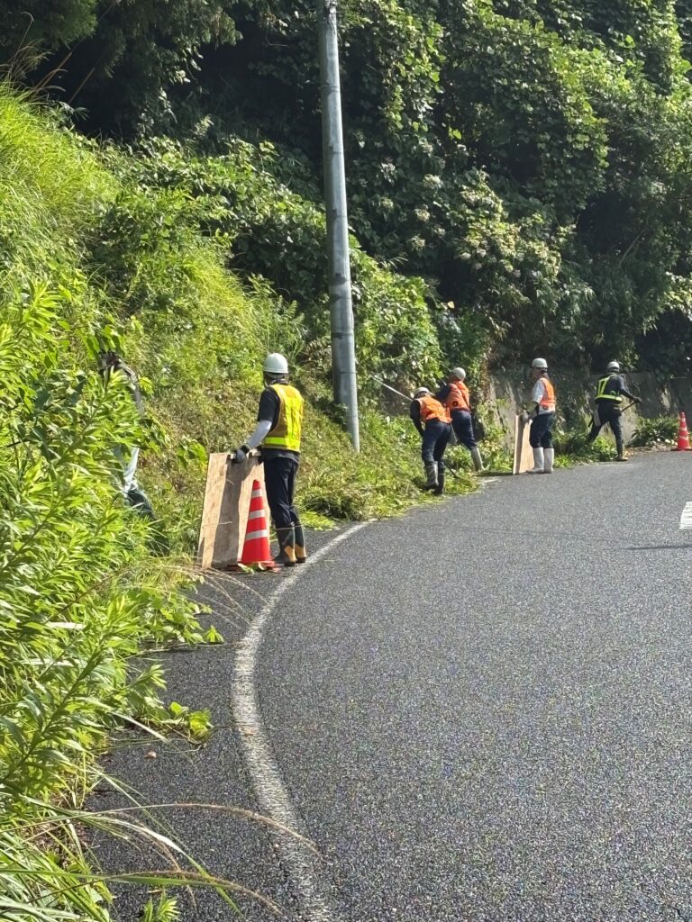 市道山崎稲用線 除草作業を実施しました | 株式会社 大田技術